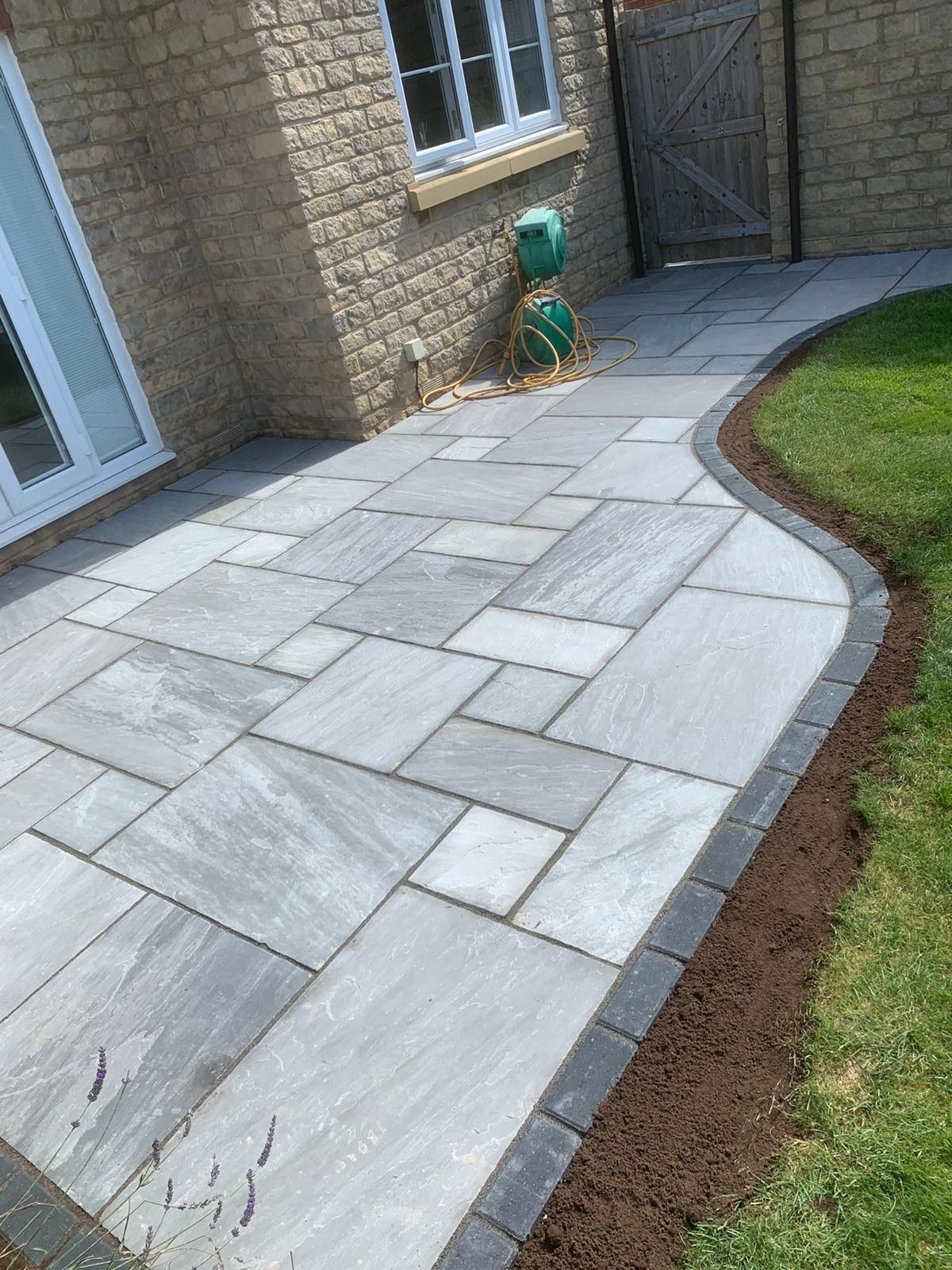 PATIOS thumbnail 3